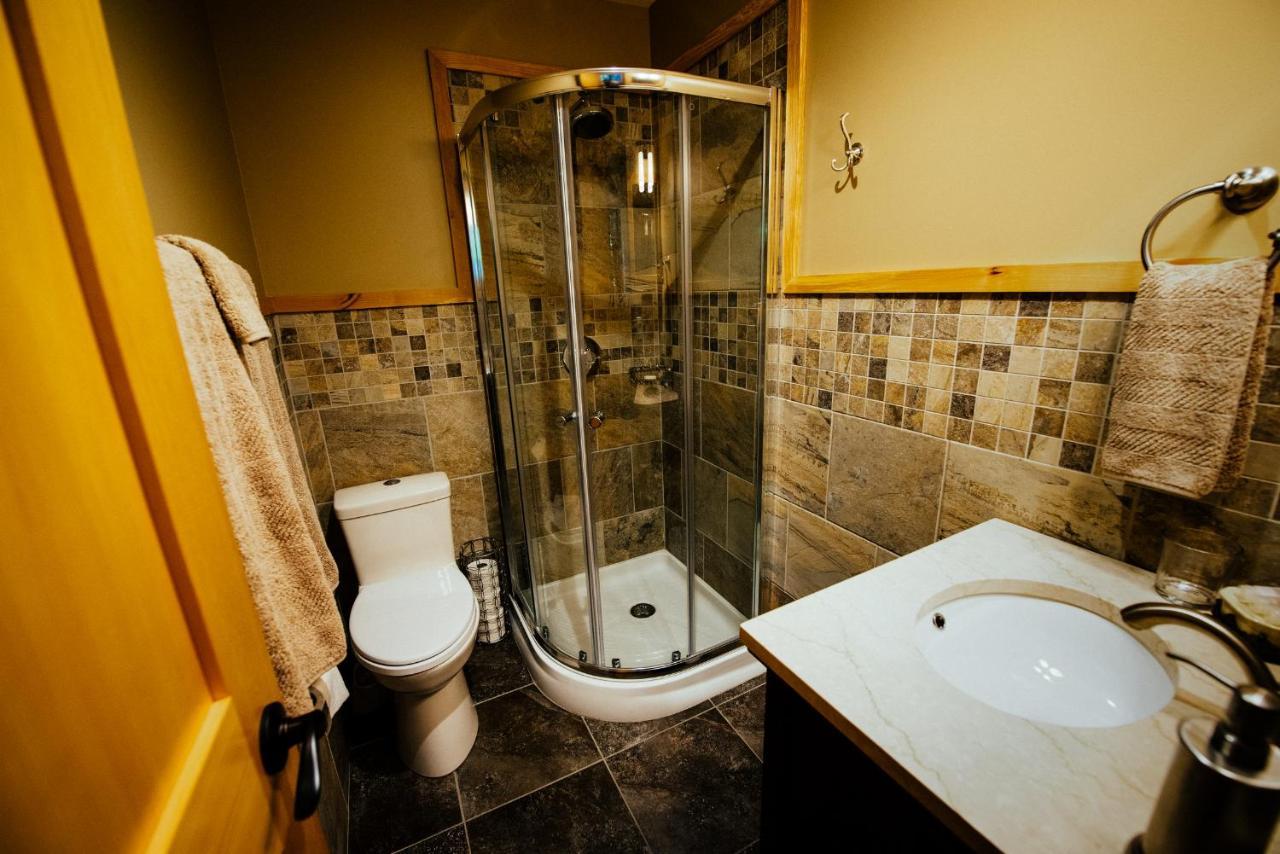 Skeena River House Bed & Breakfast テラス エクステリア 写真