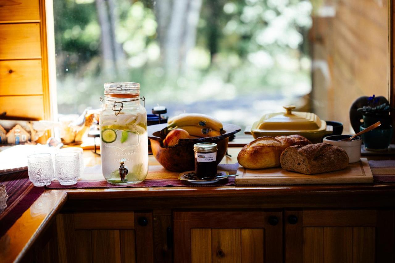 Skeena River House Bed & Breakfast テラス エクステリア 写真