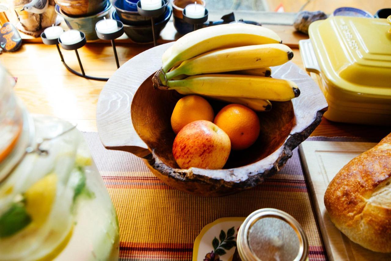 Skeena River House Bed & Breakfast テラス エクステリア 写真