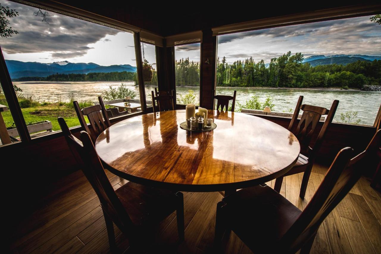 Skeena River House Bed & Breakfast テラス エクステリア 写真