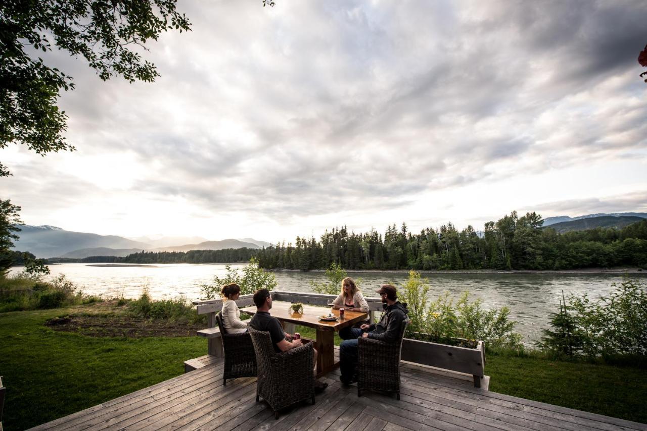 Skeena River House Bed & Breakfast テラス エクステリア 写真
