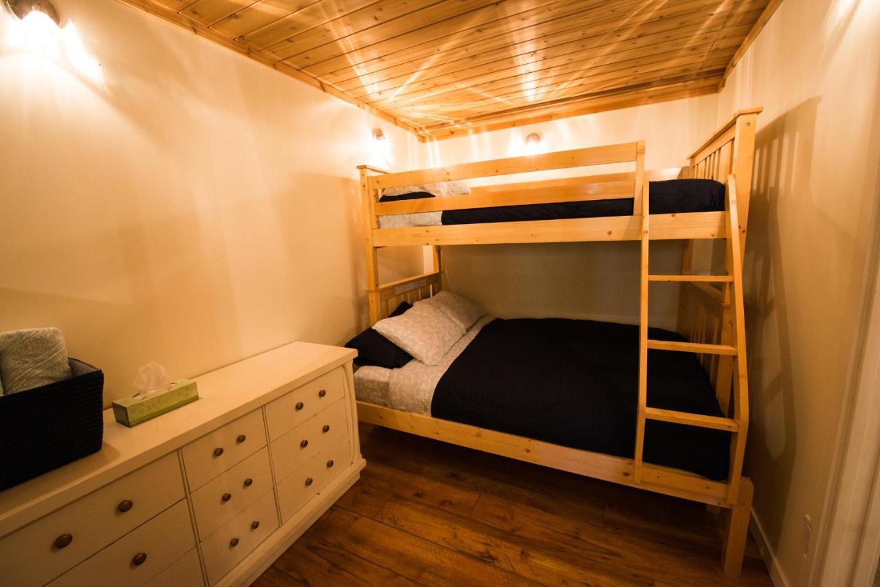 Skeena River House Bed & Breakfast テラス エクステリア 写真