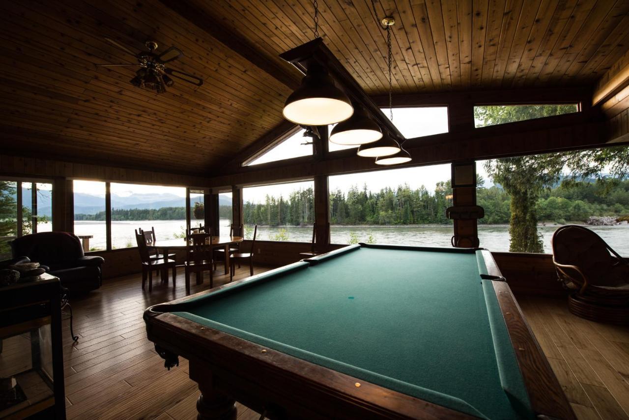 Skeena River House Bed & Breakfast テラス エクステリア 写真